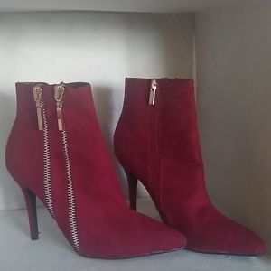 Anne Michelle  Point Toe Suede Booties